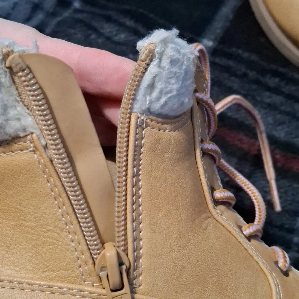 SO size 3 girls boots